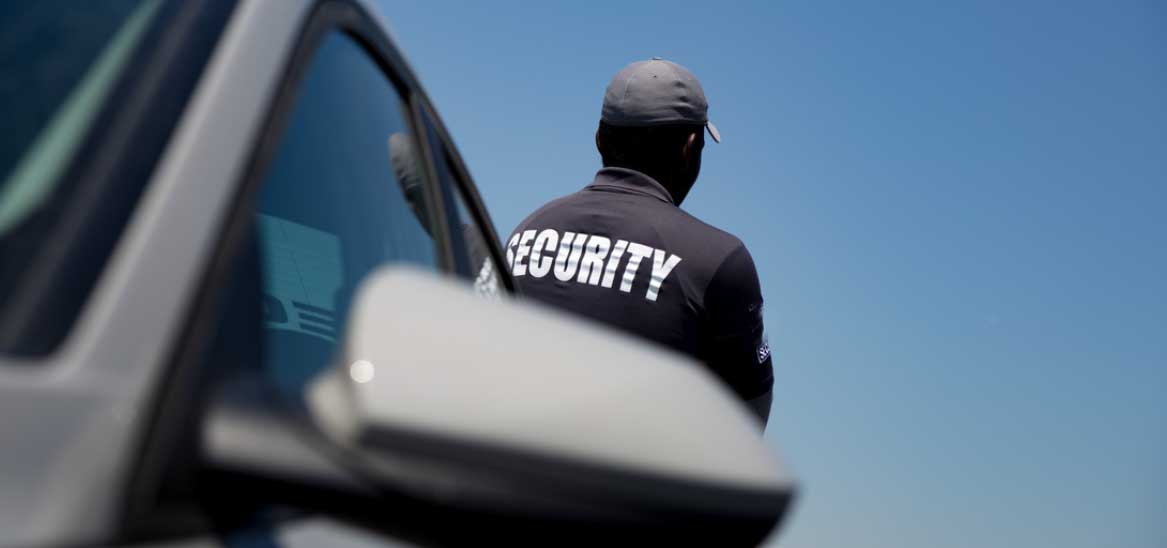 Beneficios de proteger tus viajes con un servicio de custodia a la carga